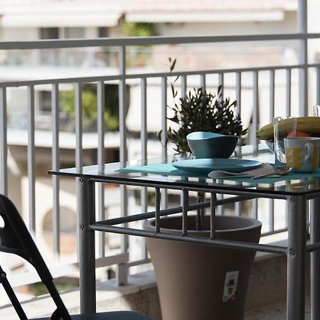 Appartamento El Greco Bright, Airy Penthouse In Trendy Petralona Atene Esterno foto